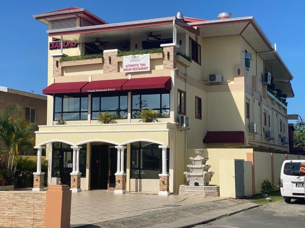 Grand Diamond Hotel Trinidad Piarco Extérieur photo