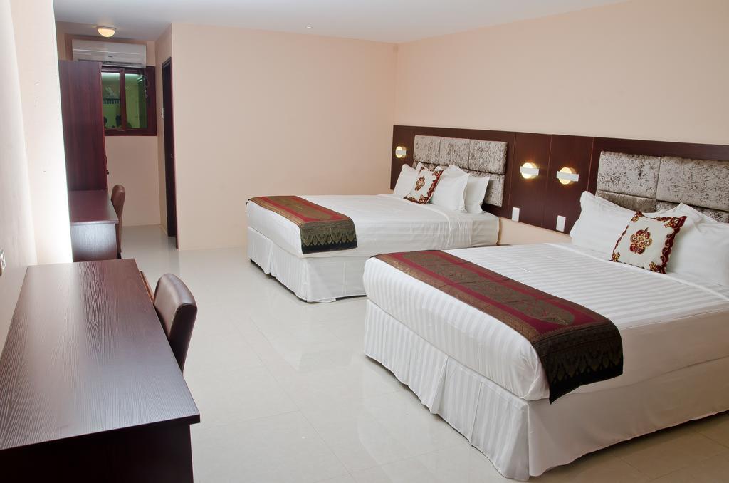 Grand Diamond Hotel Trinidad Piarco Extérieur photo