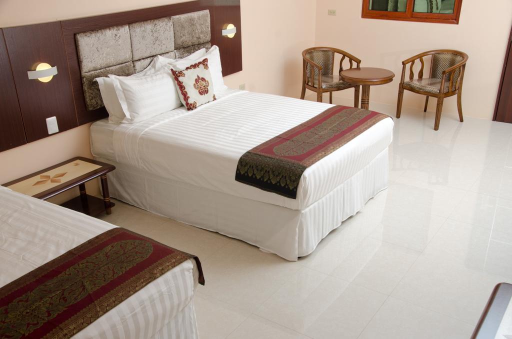 Grand Diamond Hotel Trinidad Piarco Extérieur photo