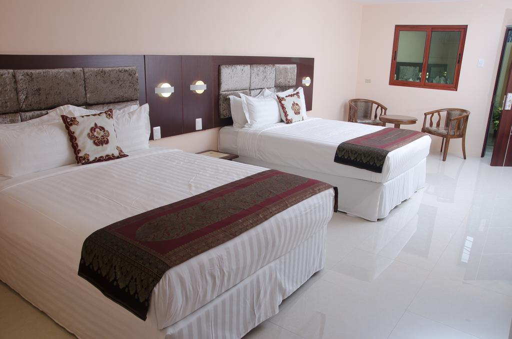 Grand Diamond Hotel Trinidad Piarco Extérieur photo