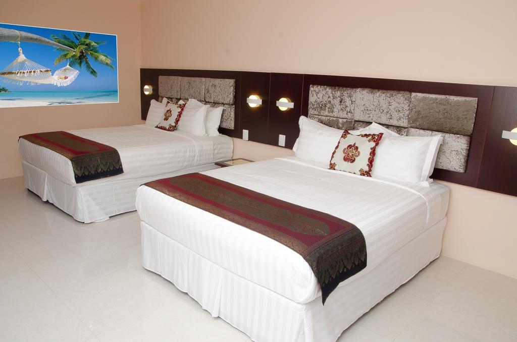 Grand Diamond Hotel Trinidad Piarco Extérieur photo
