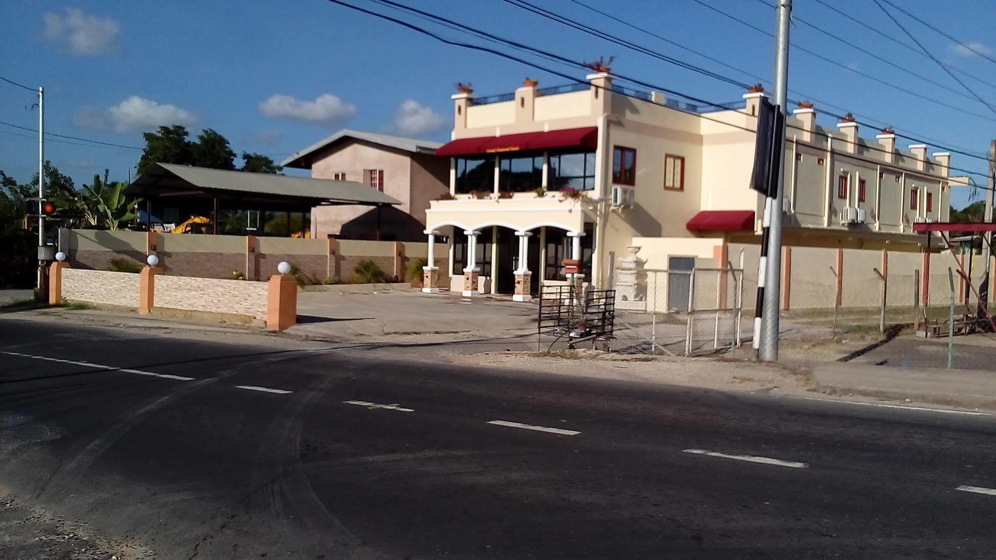Grand Diamond Hotel Trinidad Piarco Extérieur photo